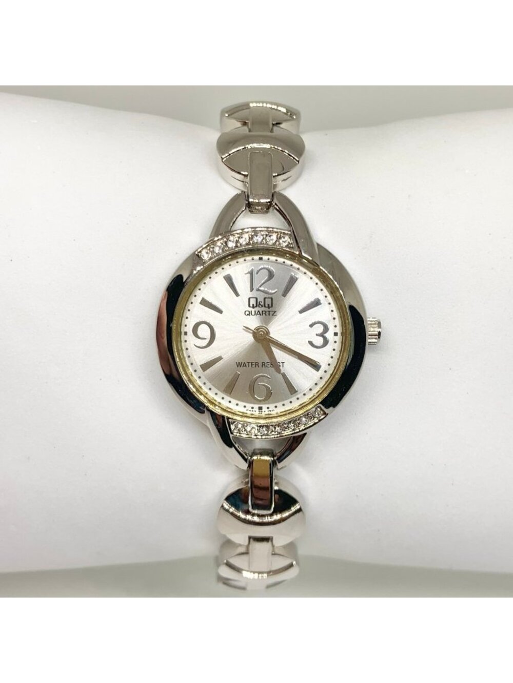Q&Q SilverTone women’s watch 26mm quartz analog rhinestones up to 7.5” running